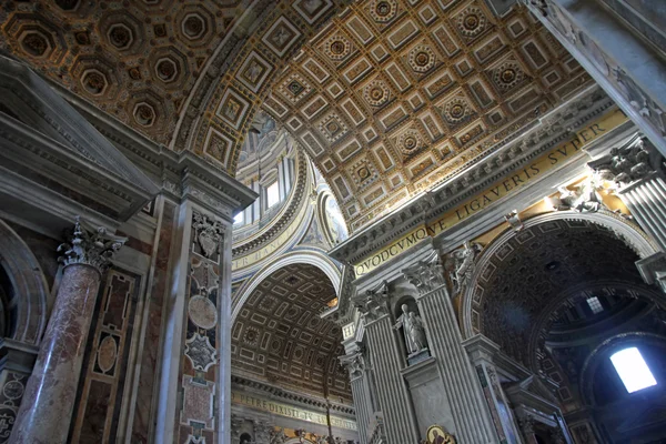 Rome, te Vatican, l'Eglise de San Pietro — Photo