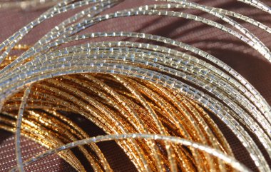 Kuyumcu ile satış iki platin ve altın kolye