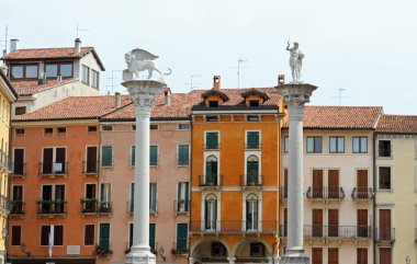 piazza dei signori, vicenza san Ma aslanla sütunlar