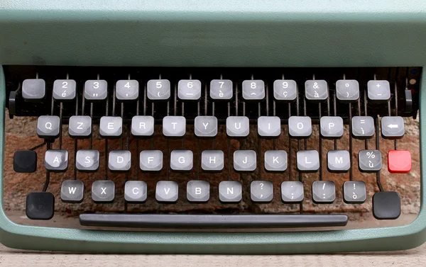 Tangentbordet på en metall skrivmaskin — Stockfoto