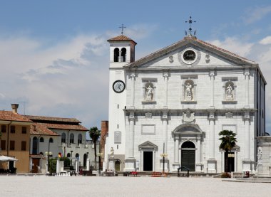 Palmanova friuli venezia Giulia kasaba meydanındaki kilise 