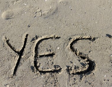 Evet deniz plaj kum üzerine kazınmış yazılı