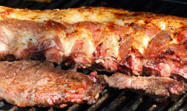 Barbekü Bahçe 4 ile dev ızgara domuz pirzola