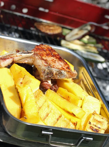 BBQ grilled meat and slices of yellow corn polenta 8 — Stock Photo, Image
