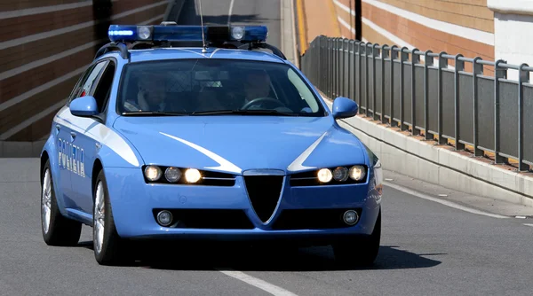 Policejní auto, které běží rychle — Stock fotografie