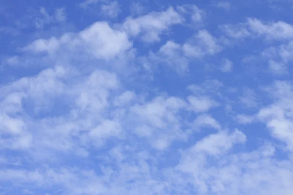 Nubes blancas y un bonito cielo azul 4 —  Fotos de Stock