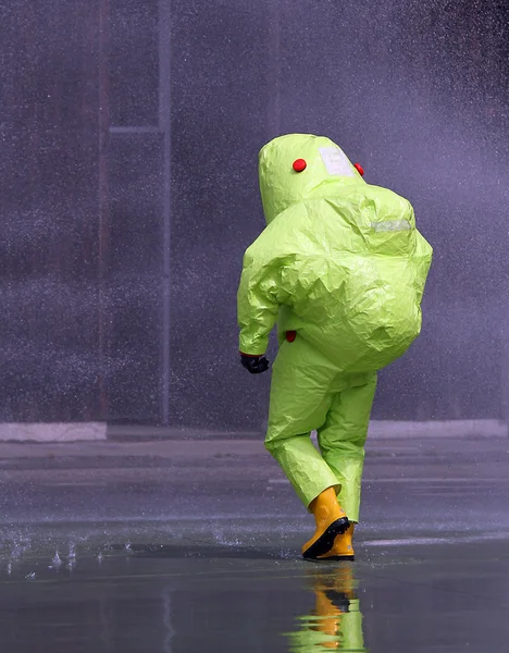 Man with the jumpsuit for the biohazard during a chemical warfar — Stock Photo, Image