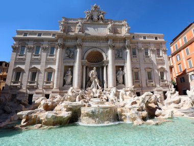 Trevi Çeşmesi, İtalya 'daki Roma şehrinin sembollerinden biri olan Geç Barok tarzı çok ünlü bir anıttır.