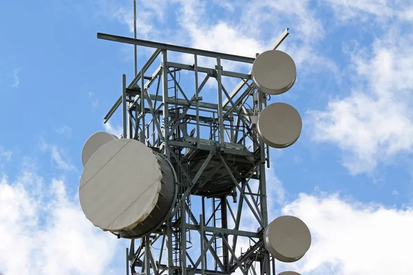 Signal jelismétlők technology televízió- és mobiltelefon — Stock Fotó