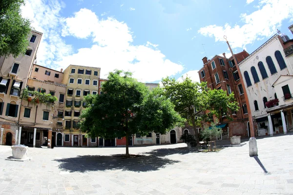 Big square of Jewish ghetto in Venice in Italy — Stock Photo, Image