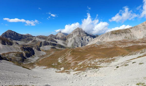 Panorama Dell Appennino Abruzzese Vicino Alla Grande Montagna Del Gran — Foto Stock