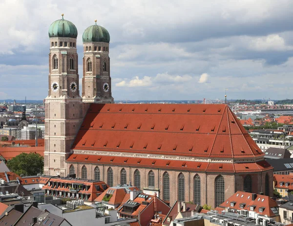 Zwei Hohe Glockentürme Des Münchener Doms Bayern Von Oben — Stockfoto