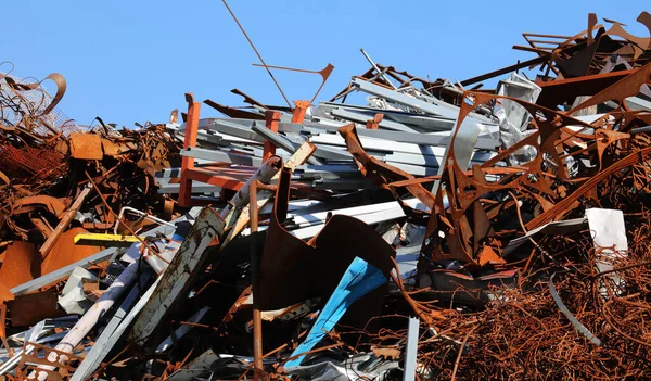 Tas Ferraille Rouillée Provenant Une Décharge Pour Recyclage Des Matériaux — Photo