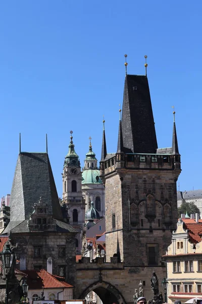 Башни Древние Памятники Праге Столице Чехии — стоковое фото