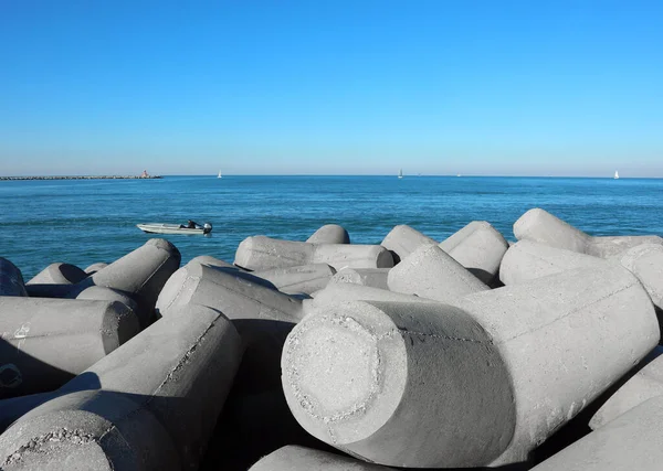 Betonnen Golfbrekers Het Strand Beschermen Tegen Stormvloeden — Stockfoto