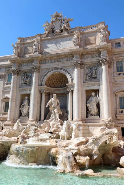 Famosa Fuente Trevi Con Estatua Del Dios Neptuno Ciudad Roma —  Fotos de Stock