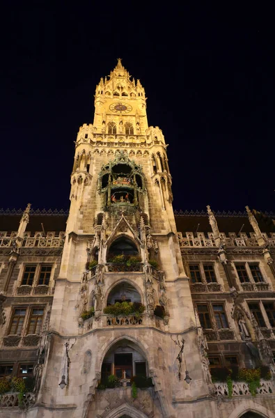 Rathaus Mit Hohem Glockenturm Marienplatz München Nachts Ohne Menschen — Stockfoto