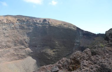 Napoli yakınlarındaki Vezüv volkanı krateri.
