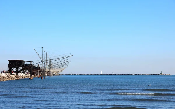 Veel Vissershutten Lange Dijk Grote Netten Voor Het Vangen Van — Stockfoto