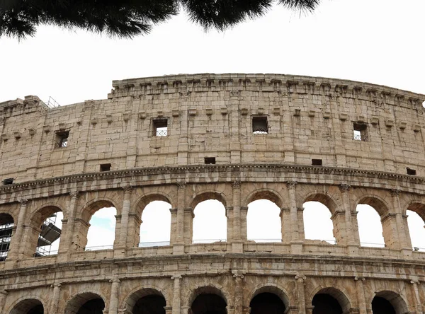 Roma Şehrinde Colosseum Adlı Amfi Tiyatronun Muhteşem Dış Görünüşü — Stok fotoğraf