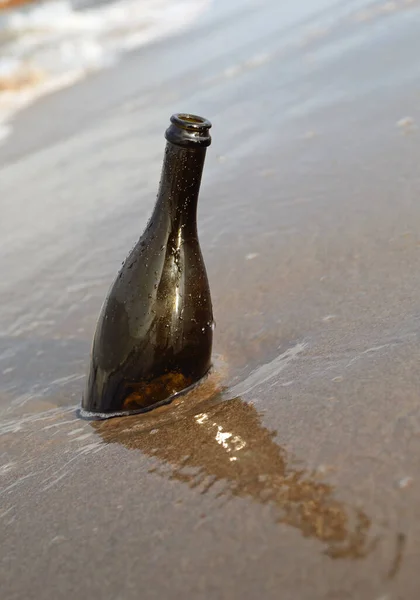 Glass Bottle Beached Seashore Could Contain Secret Message Well Map — Stock Photo, Image