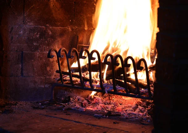 Open Haard Thuis Met Hete Vlammen Het Vuur — Stockfoto