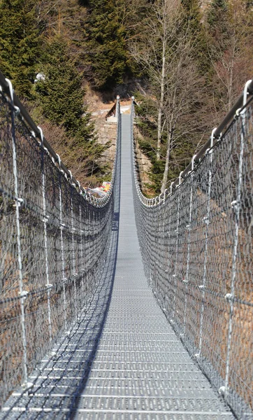 Longa Ponte Suspensa Chamada Ponte Tibetana Feita Com Cabos Aço — Fotografia de Stock