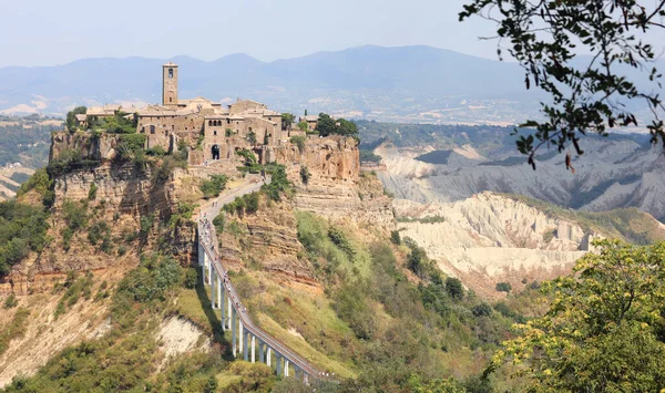 Ancient Village Built Hill Called Civita Bagnoregio Central Italy Connected — Stock Photo, Image