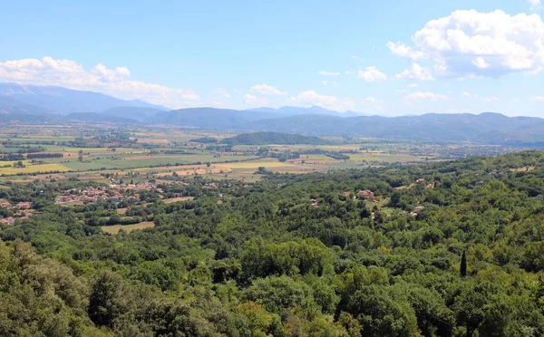夏のイタリア中部の谷のパノラマビュー — ストック写真
