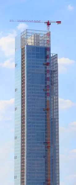 Très Grand Gratte Ciel Moderne Construction Avec Gigantesque Grue Chantier — Photo