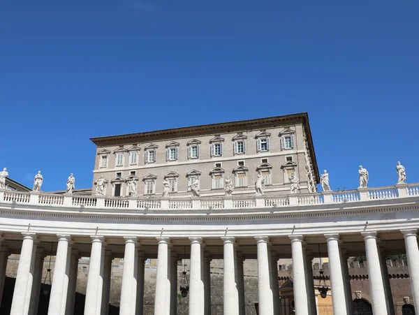 Vatikanstadt Der Apolistische Palast Und Die Säulen Der Bernini Kolonnade — Stockfoto