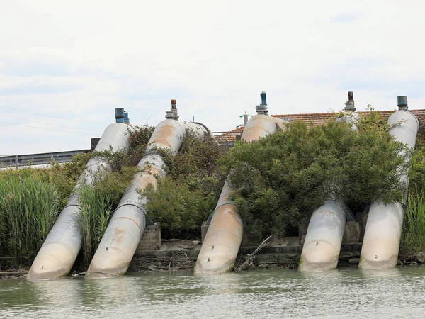 Tubos Grandes Uma Bomba Desidratação Poderosa Para Sucção Água Recuperação — Fotografia de Stock