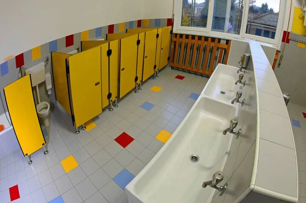 Interior Bathrooms Kindergarten Low Sinks Yellow Toilet Cubicles Children — Stock Photo, Image