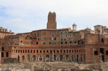 Roma, RM, İtalya - 18 Ağustos 2020: İtalyan dilinde Mercati di Traiano olarak da adlandırılan Antik Trajan Pazarları