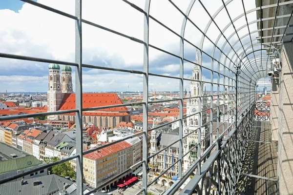 Blick Auf Den Dom Und Das Neue Rathaus Der Stadt — Stockfoto