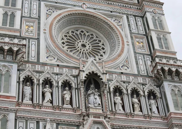 Fenêtre Circulaire Statues Saints Dans Cathédrale Florence Italie Appelée Santa — Photo