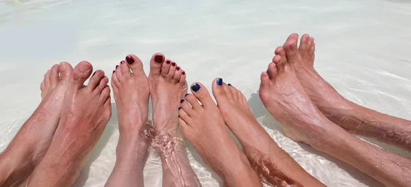 Eight Feet Family Four Relaxing Middle Water Summer — Fotografia de Stock