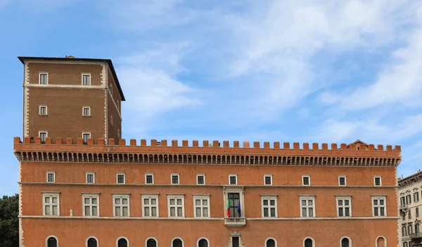 Roma Itália Agosto 2020 Fachada Palazzo Venezia Com Varanda Onde — Fotografia de Stock