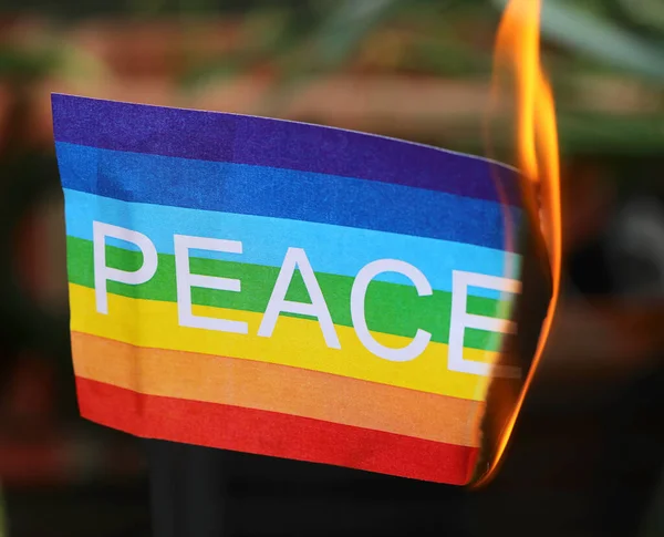 Bandera Paz Con Los Colores Del Arco Iris Texto Mientras — Foto de Stock