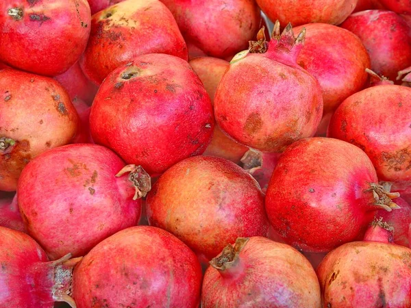Background Many Ripe Pomegranates Sale Fruit Market — Stock Photo, Image