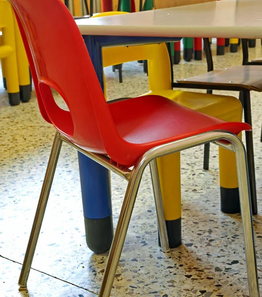 Židle Uvnitř Školní Třídy Školy Bez Dětí — Stock fotografie