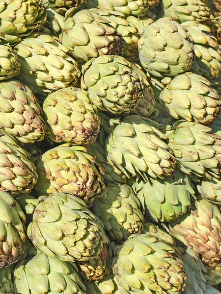 Background Big Green Artichokes Sale Local Market Spring — Stockfoto