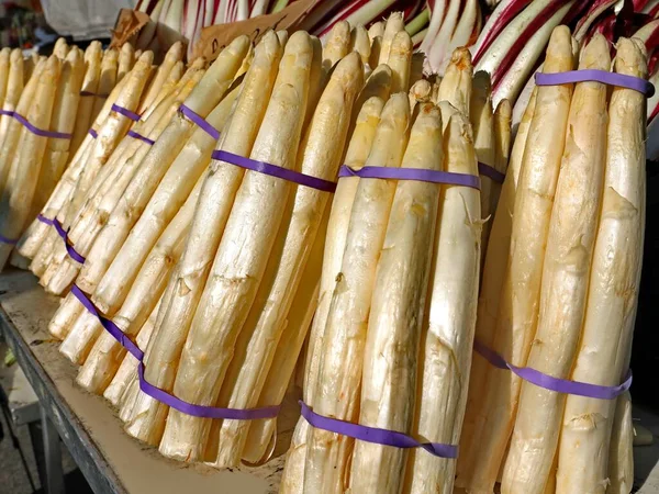 Stelletje Asperges Koop Stand Van Groenteboer — Stockfoto