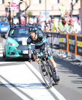 Verona, VR, İtalya - 2 Haziran 2019: BORA HANSGROHETeam at Tour of Italy adlı bisikletçi RAFAL MAJKA profesyonel bisikletçilerle yapılan bisiklet yarışı.