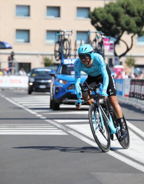 Verona, VR, İtalya - 2 Haziran 2019: Tur 'da ASTANA Timi' nden bisikletçi JAN HIRT ayrıca Giro d 'Italia olarak da bilinir.