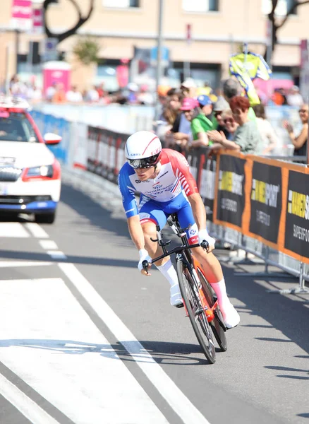 Verona イタリア 2019年6月2日 Cyclist Valentin Madouas Groupama FdjイタリアツアーチームGiro Italiaとも呼ばれるGiro Italiaは — ストック写真
