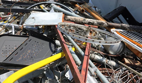 Many Scrap Metal Rusty Ferrous Waste Landfill Recyclable Materials — Stockfoto