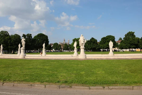 Statues Large Public Park Called Prato Della Valle Padua City — Fotografia de Stock