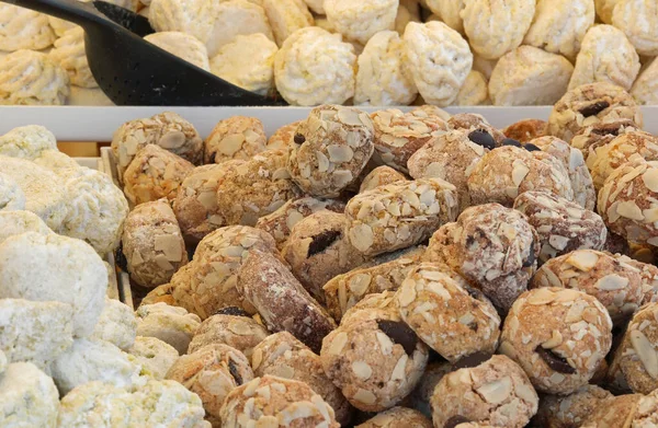 Muitos Biscoitos Para Venda Barraca Doces Com Açúcar Farinha Amêndoas — Fotografia de Stock