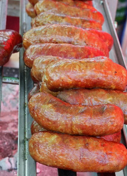 Many Cooked Pork Sausages Metal Grill Sale Street Food Market — Fotografia de Stock